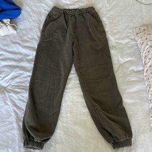 BRANDY MELVILLE ROSA SWEATPANTS